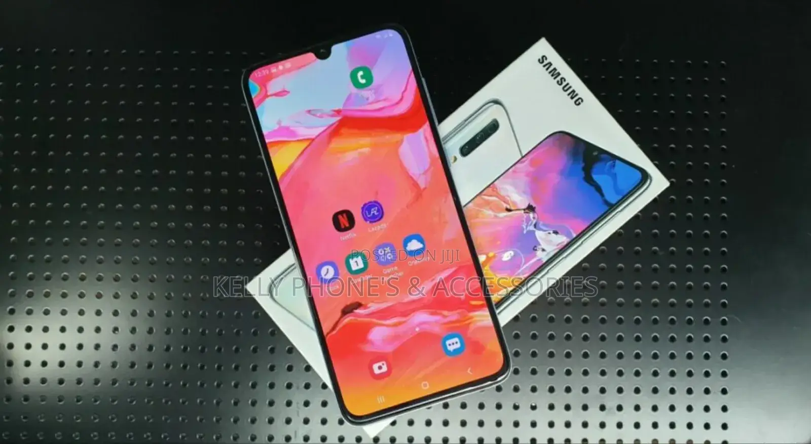 New Samsung Galaxy A70 128 GB White