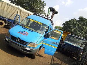 Mercedes-Benz Sprinter 2018 Orange