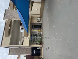 3bdrm House in School Junction for rent