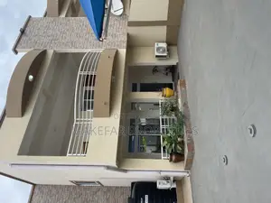 3bdrm House in School Junction for rent