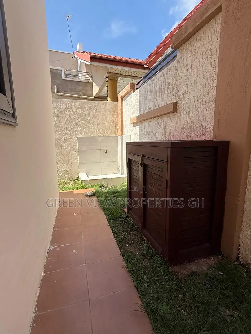 3bdrm Duplex in Adenta for rent