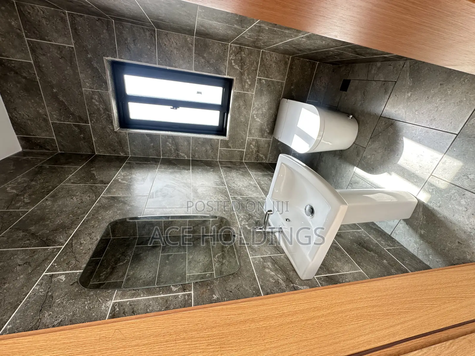 3bdrm House in School Junction for rent