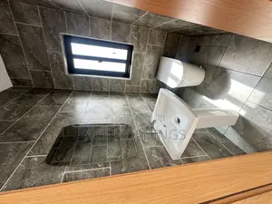 3bdrm House in School Junction for rent