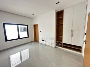 3bdrm House in School Junction for rent