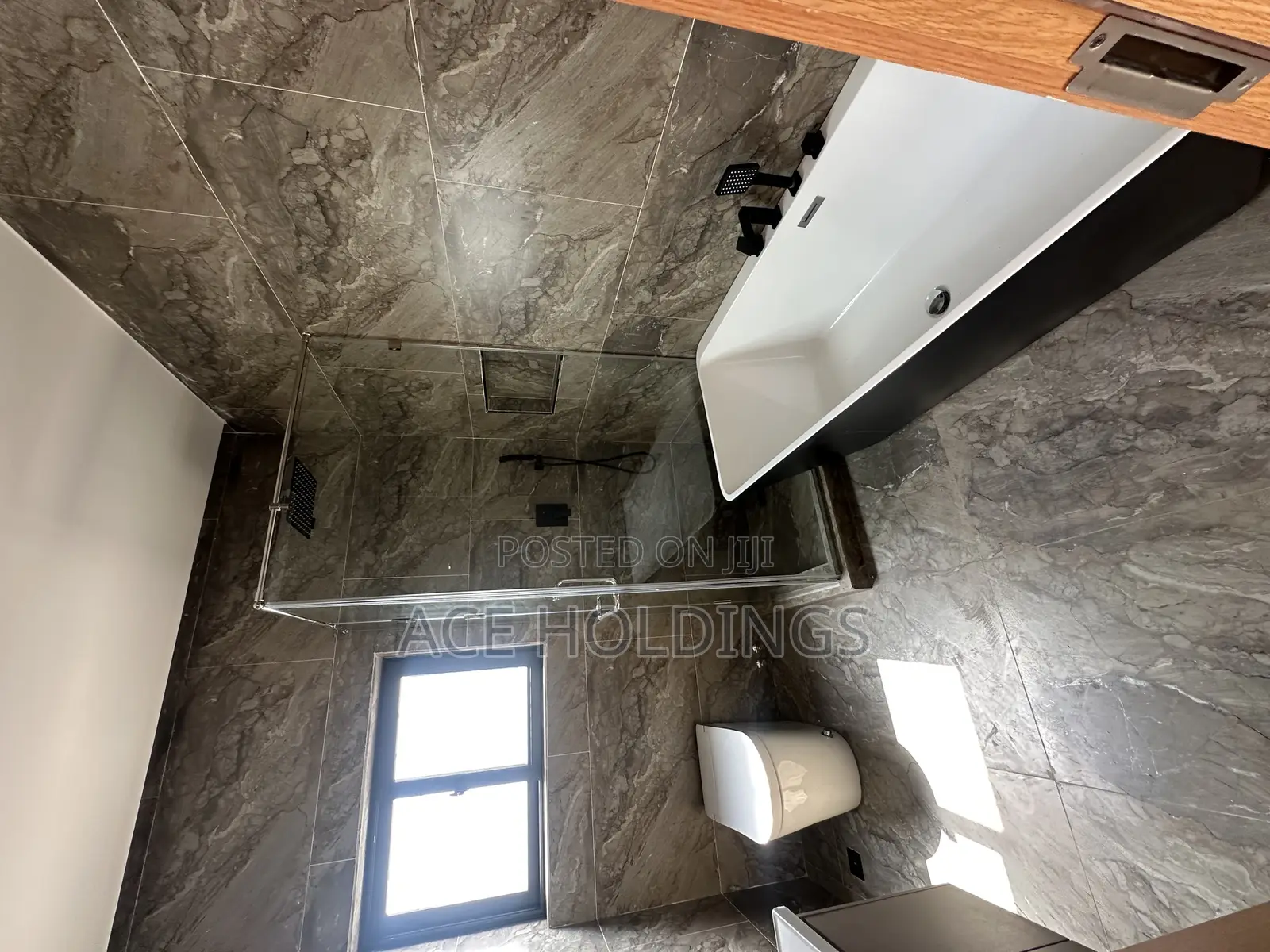 3bdrm House in School Junction for rent