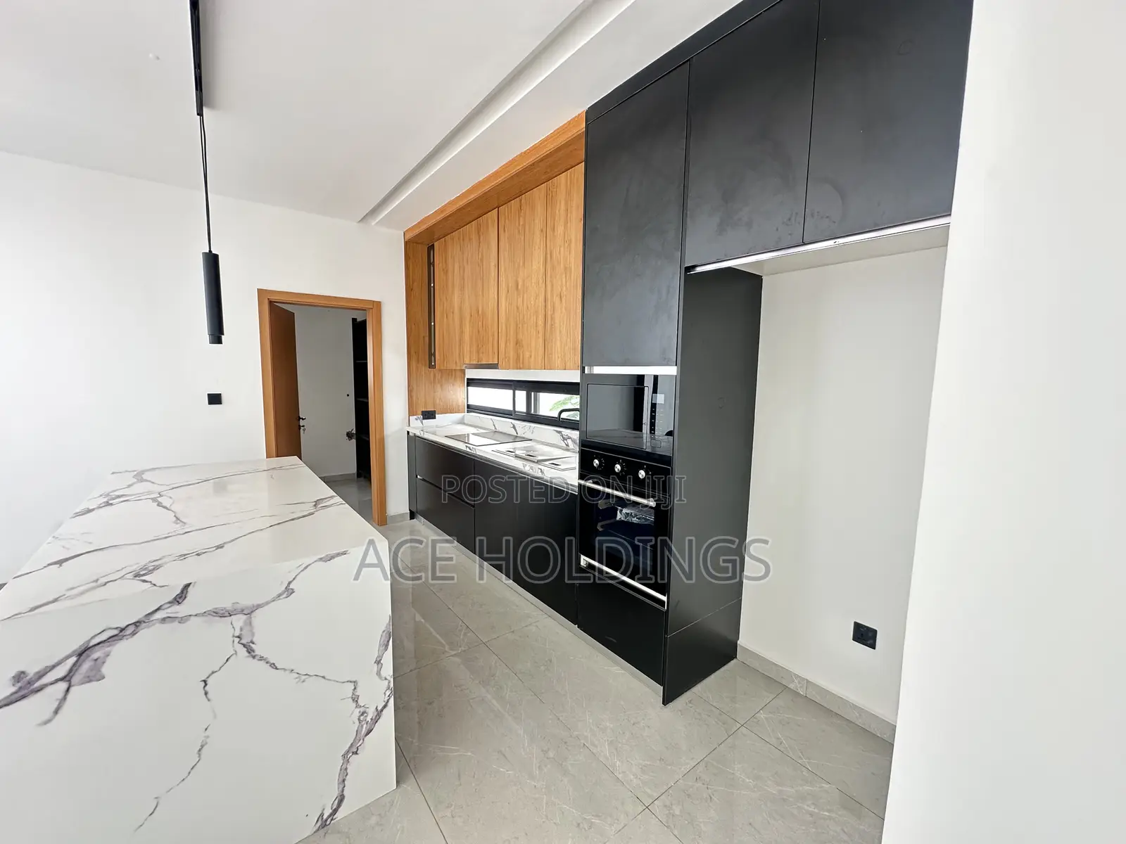 3bdrm House in School Junction for rent