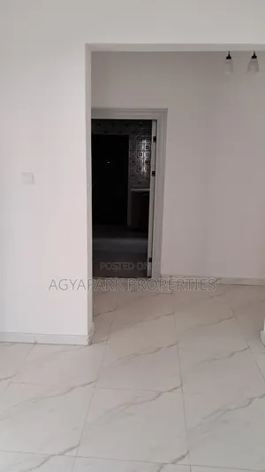 7bdrm House in Acp, Kwabenya for rent