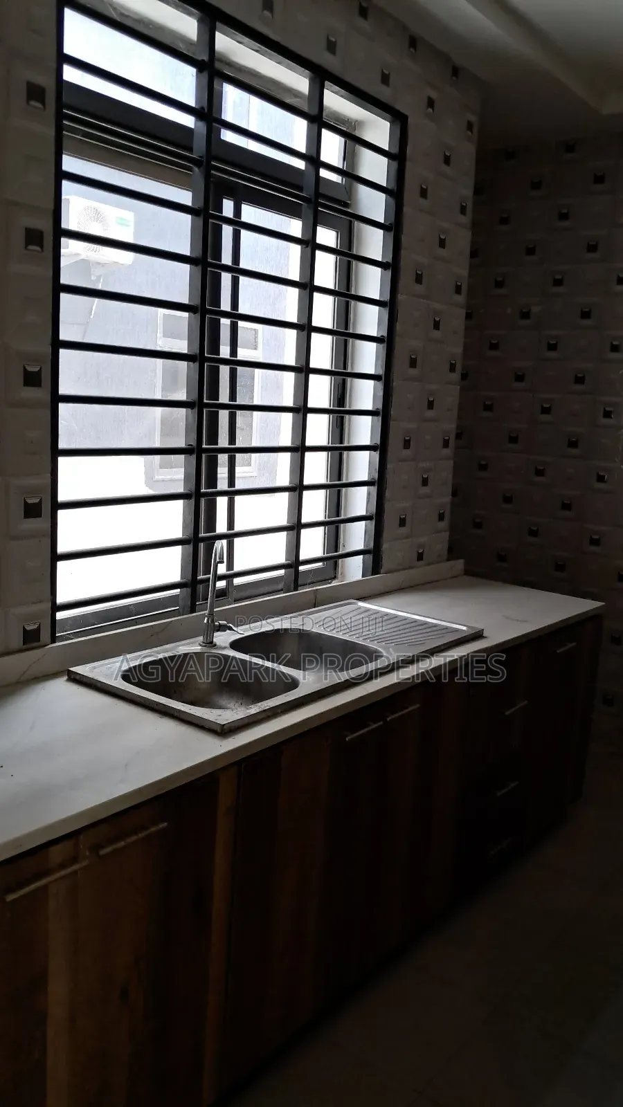 7bdrm House in Acp, Kwabenya for rent