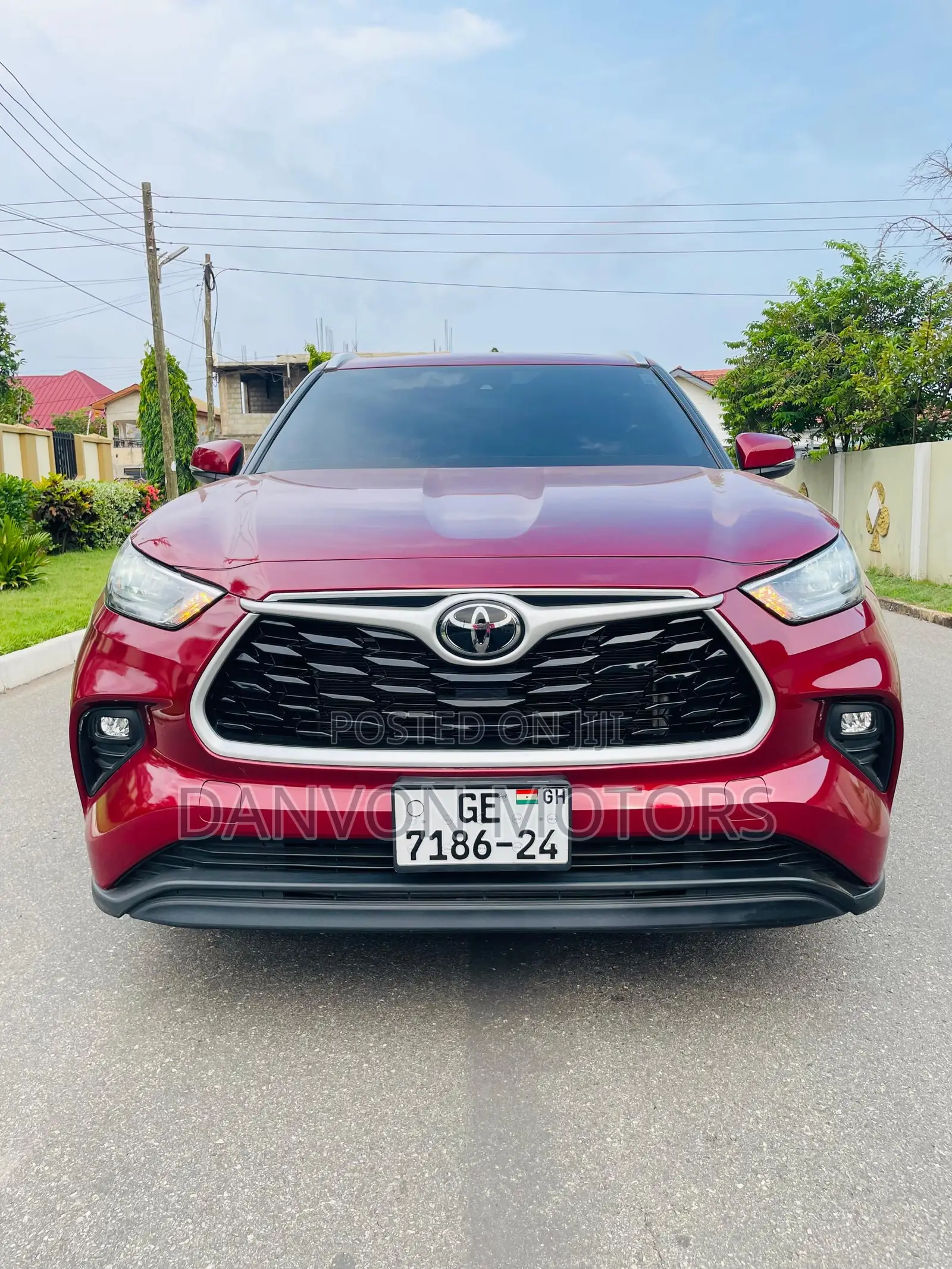Toyota Highlander XLE AWD 2023 Red