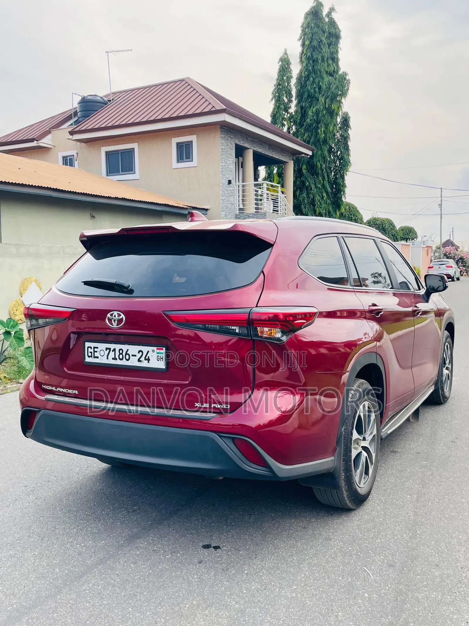 Toyota Highlander XLE AWD 2023 Red