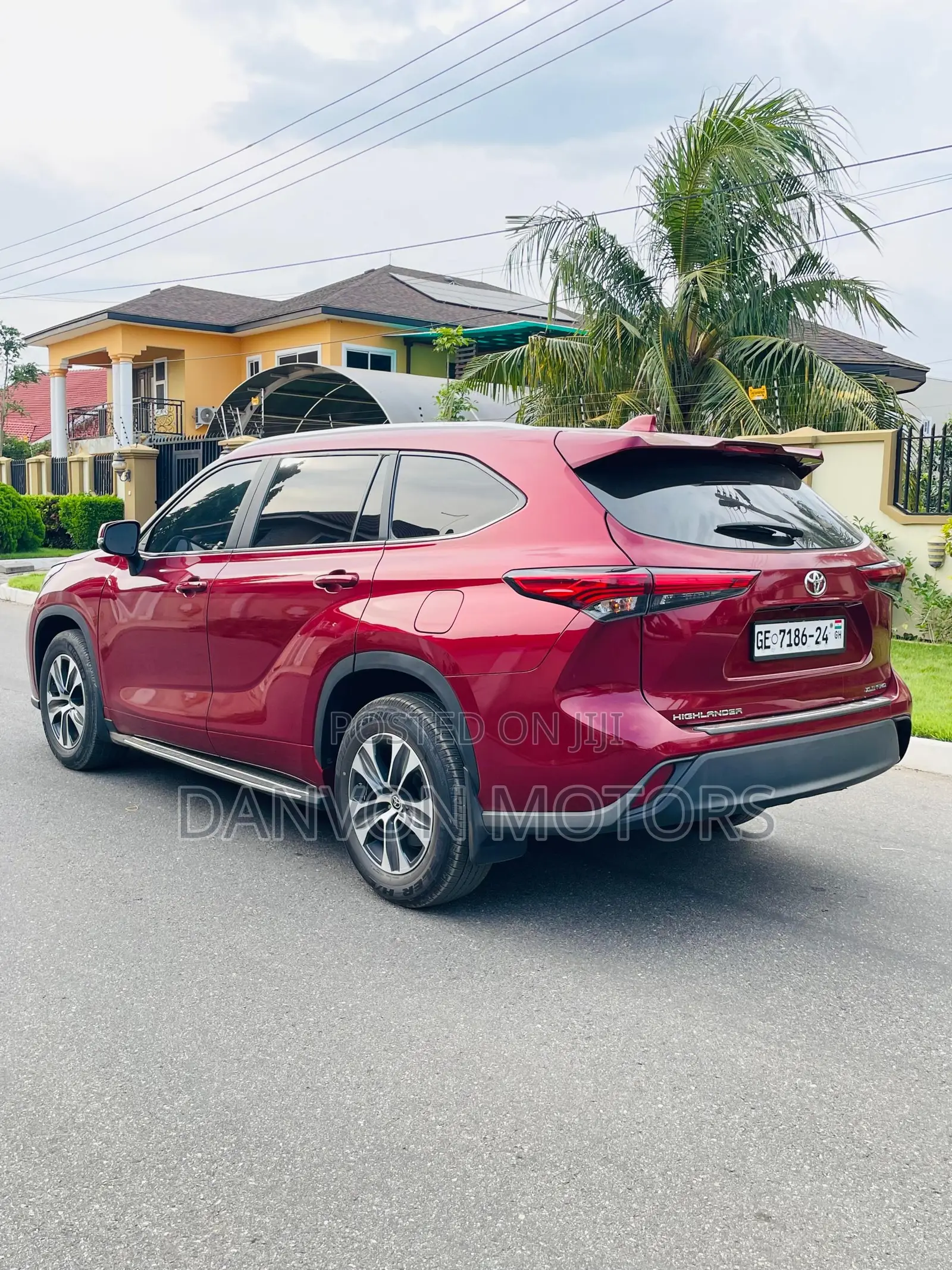 Toyota Highlander XLE AWD 2023 Red
