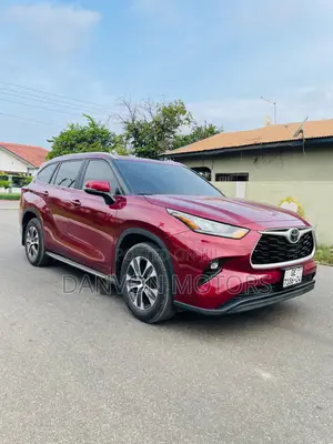 Toyota Highlander XLE AWD 2023 Red