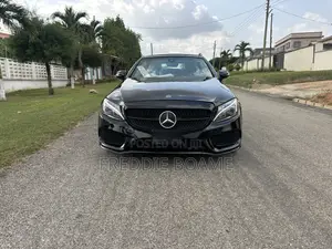 Mercedes-Benz C300 2018 Black