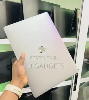 Laptop Apple MacBook Pro 2019 16GB Intel Core I9 SSD 512GB