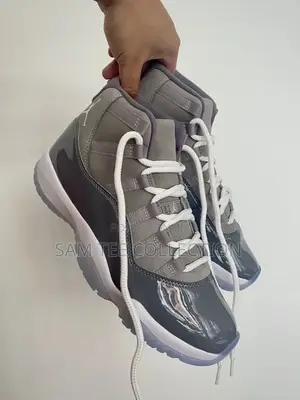 Air Jordan 11 Cool Black and Grey Available High -Quality