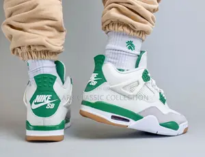 Air Jordan 4 Retro Pine Green