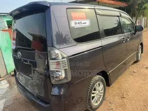 Toyota Voxy 2013 Black