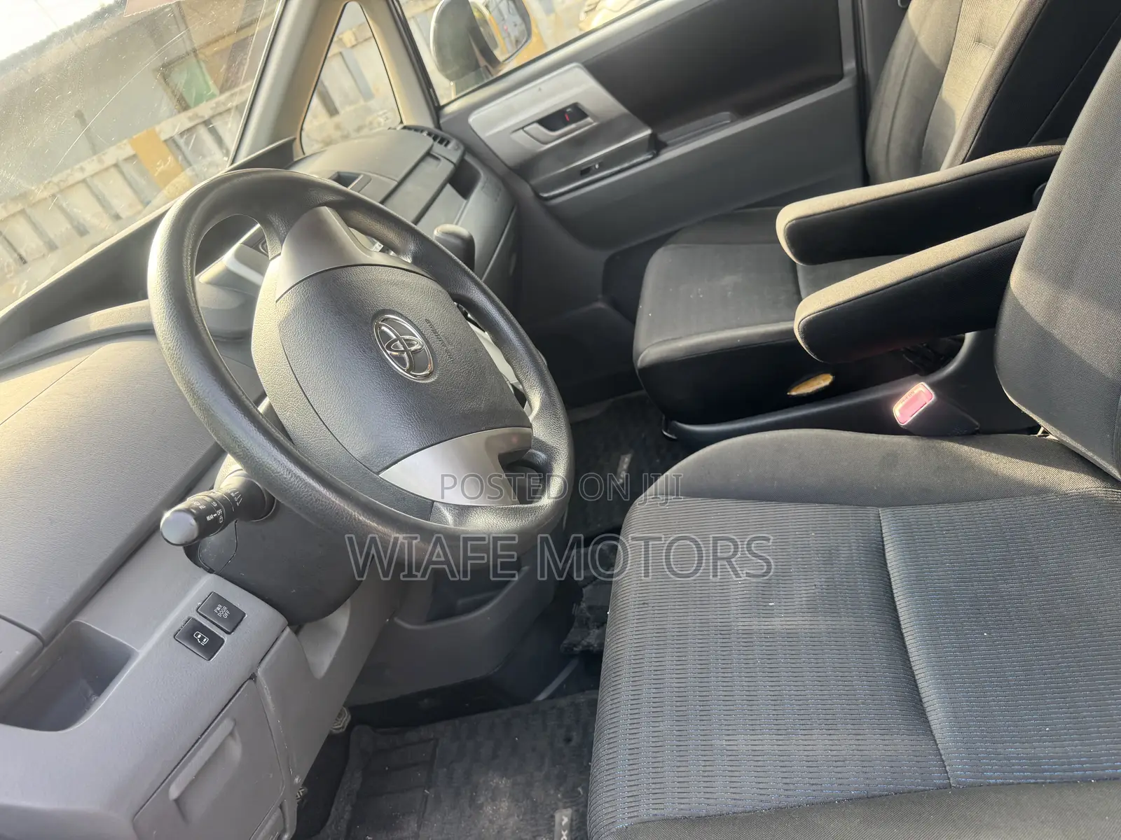 Toyota Voxy 2013 Black