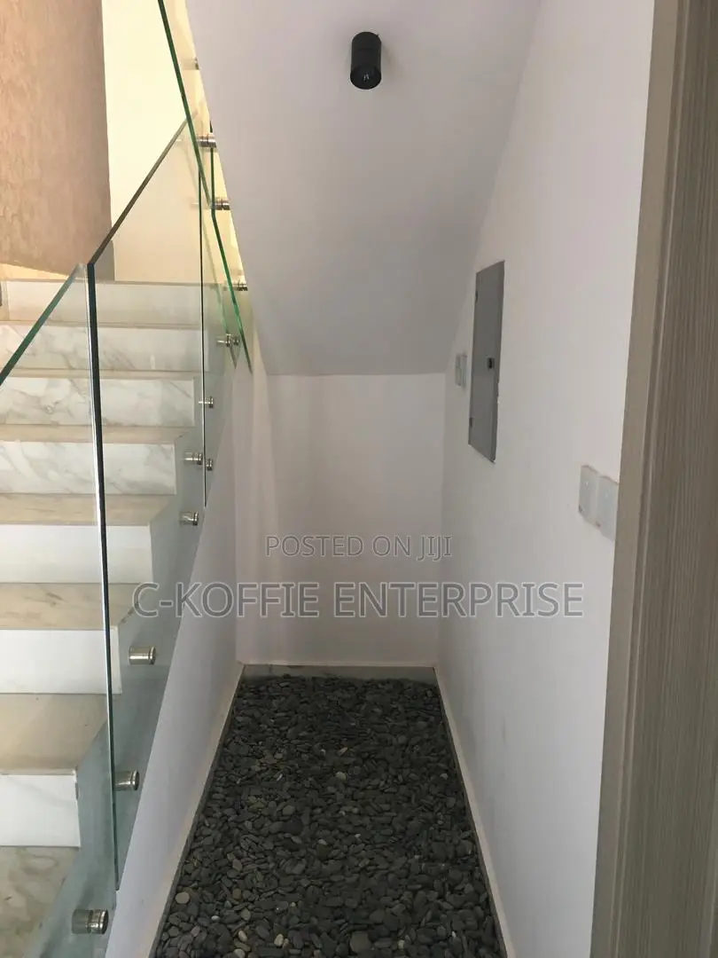 Furnished 4bdrm House in Airport Residential for rent