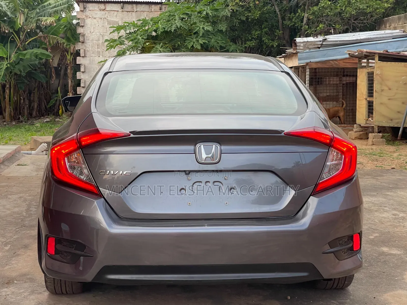 Honda Civic EX 4dr Hatchback (1.5L 4cyl) 2017 Gray