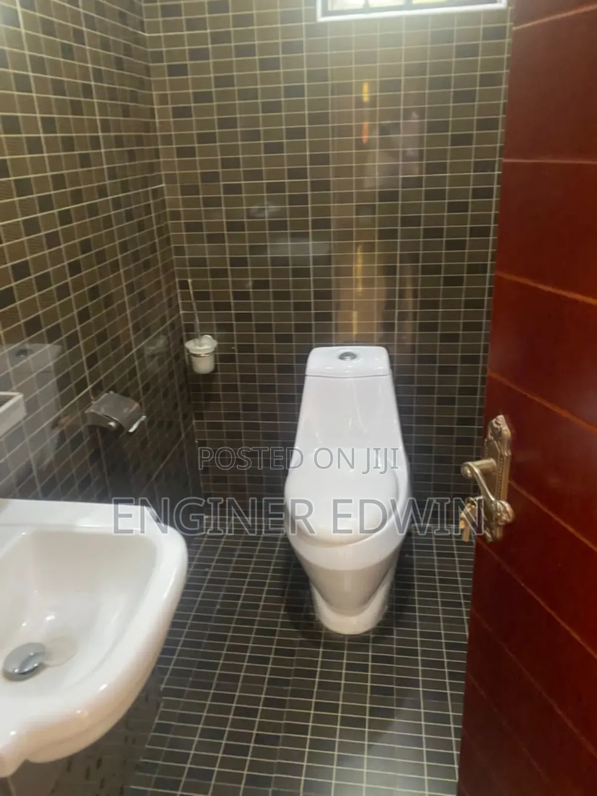 5bdrm House in Trassaco, East Legon for sale