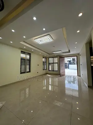 4bdrm Duplex in West Hills Mall Area for sale