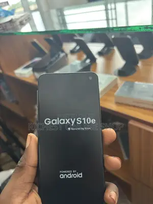 Samsung Galaxy S10e 128 GB Black