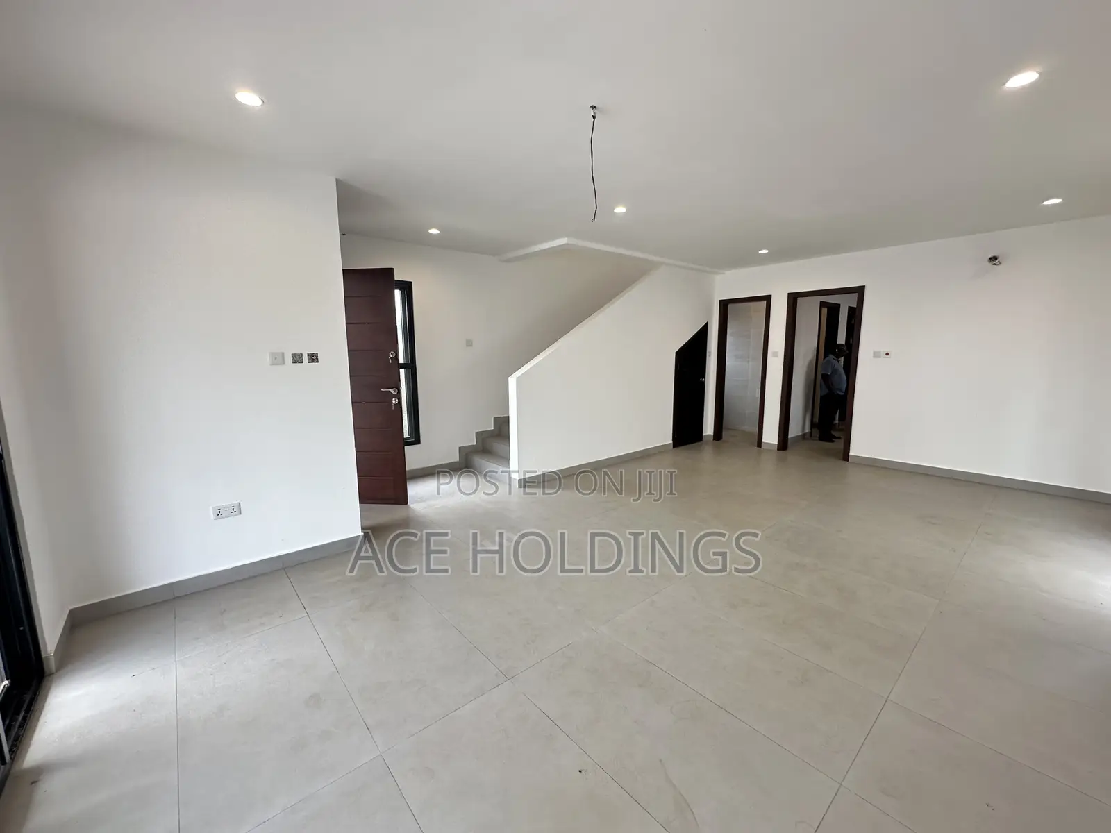 3bdrm Townhouse/Terrace in Community 25, Tema Metropolitan for sale