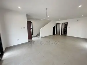 3bdrm Townhouse/Terrace in Community 25, Tema Metropolitan for sale