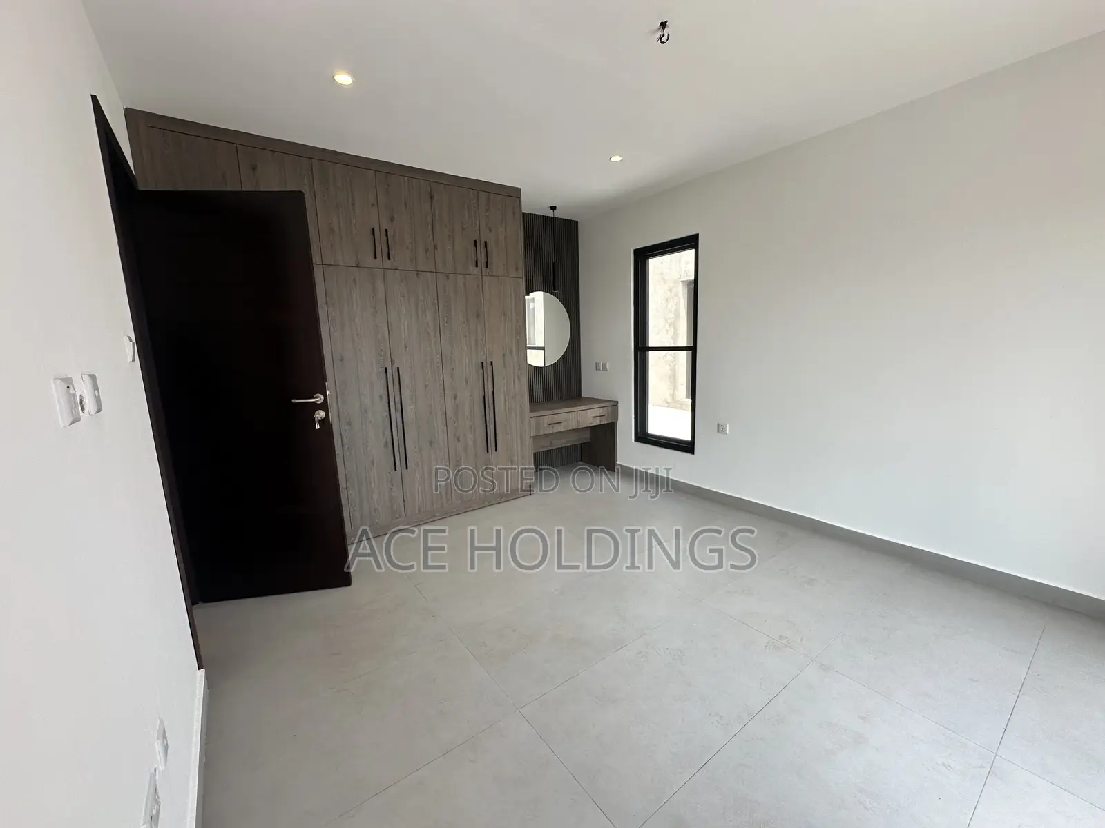 3bdrm Townhouse/Terrace in Community 25, Tema Metropolitan for sale
