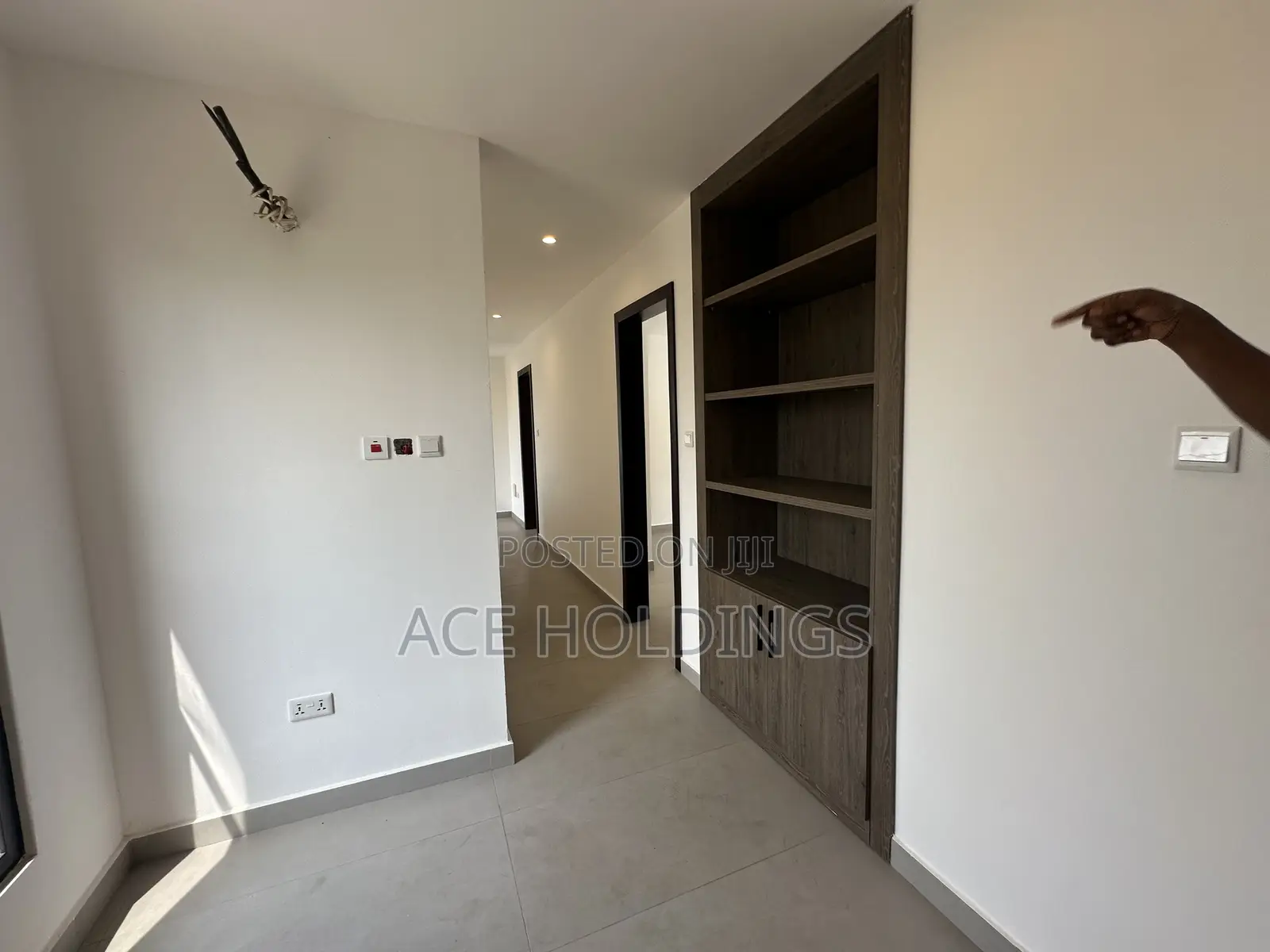 3bdrm Townhouse/Terrace in Community 25, Tema Metropolitan for sale