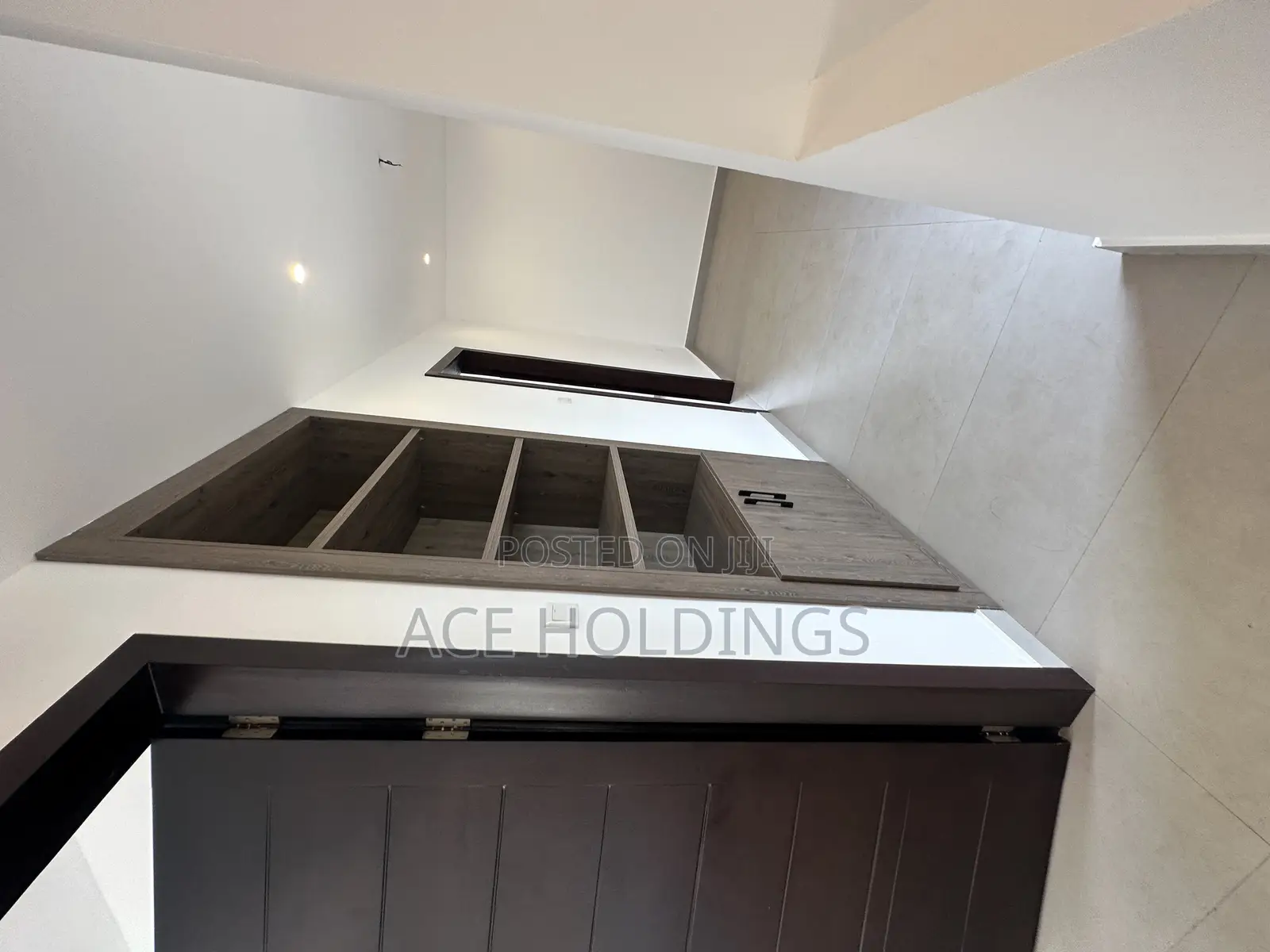 3bdrm Townhouse/Terrace in Community 25, Tema Metropolitan for sale
