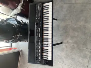 Yamaha PSR Sx600