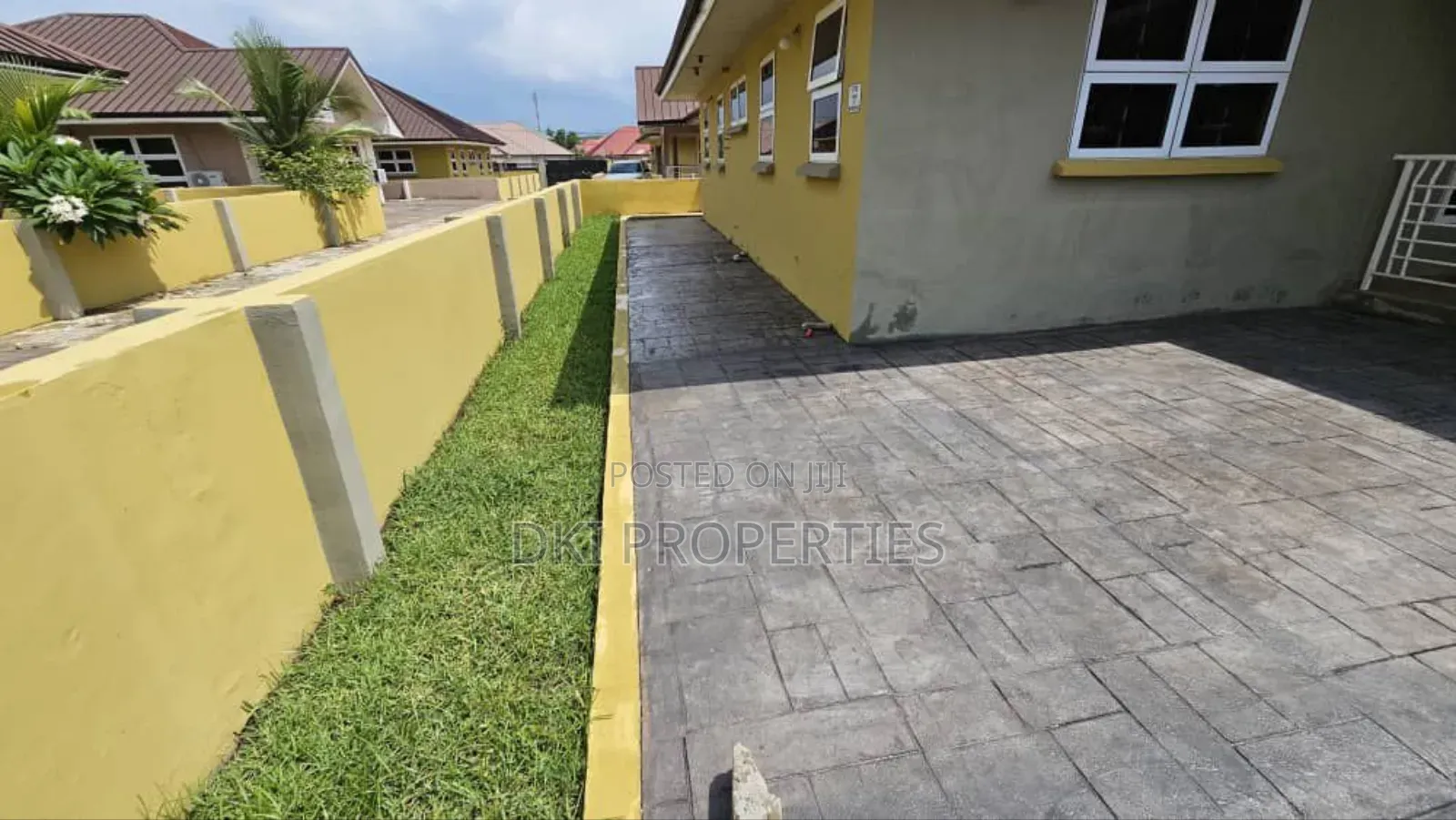 4bdrm House in Dki Properties, Adenta for rent