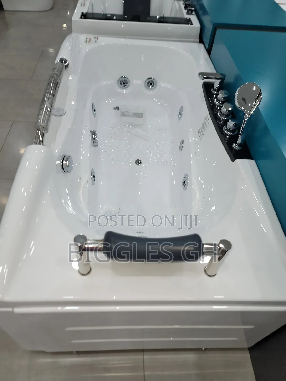 Jacuzzi Bathtub- Straight