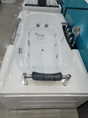 Jacuzzi Bathtub- Straight