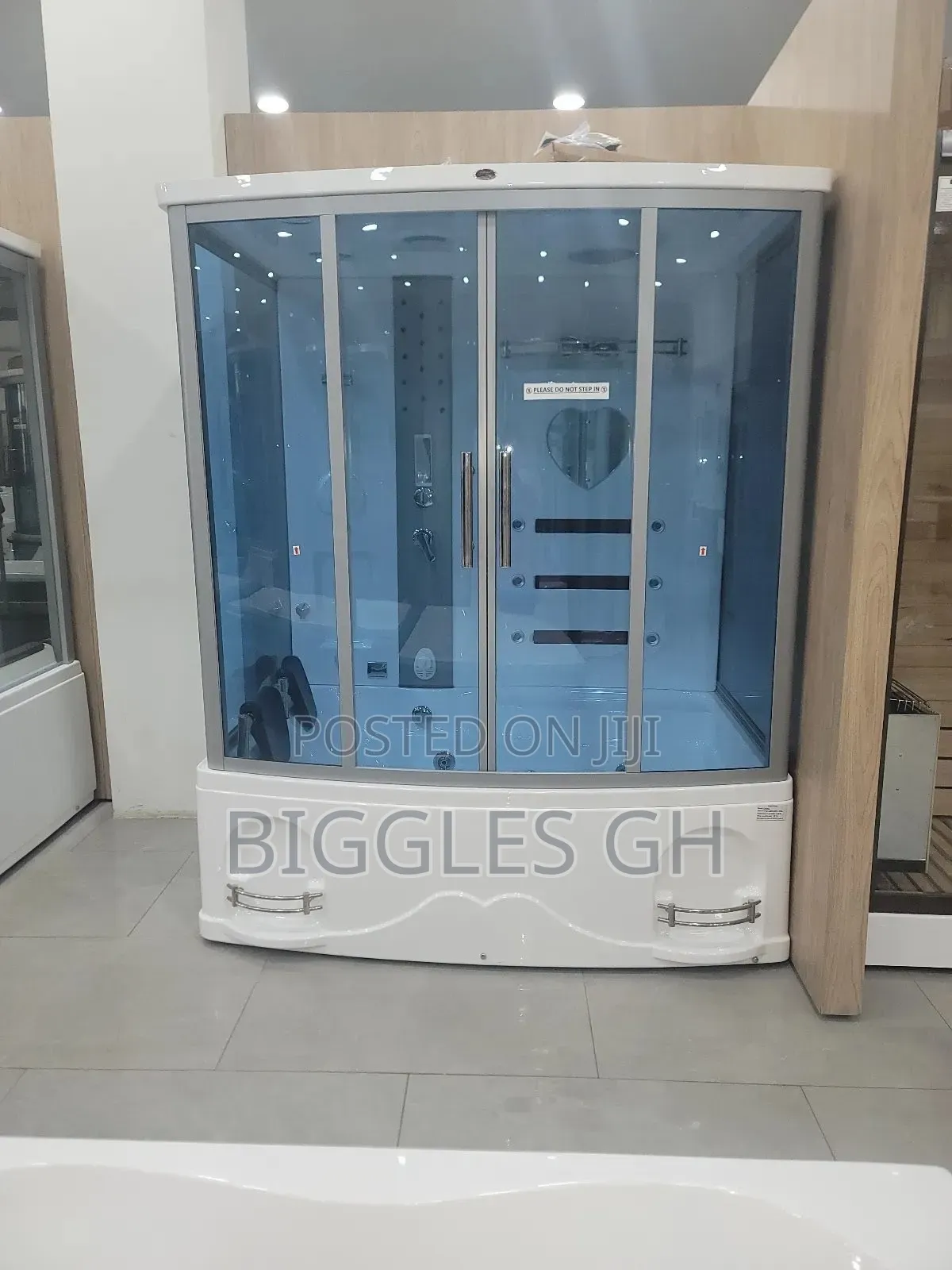 Jacuzzi Shower Room With Steamer