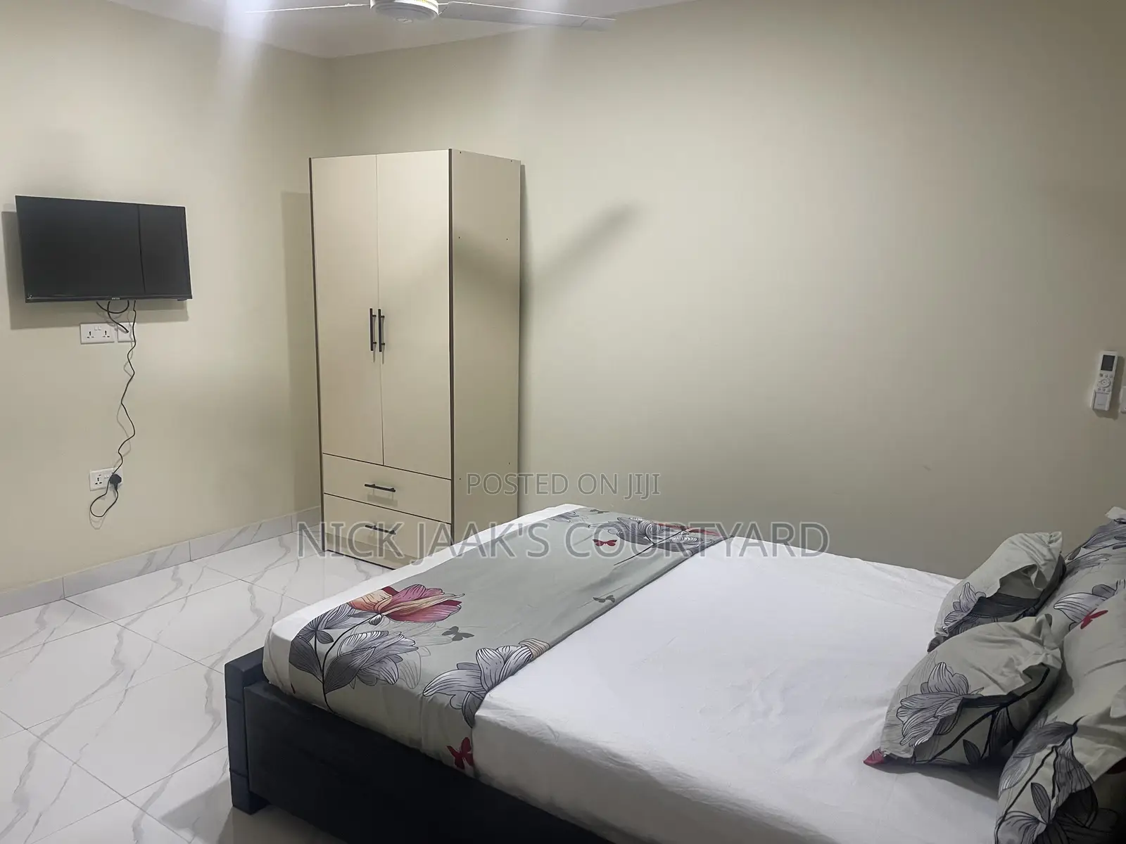 Nick Jaak Courtyard for Short Stay