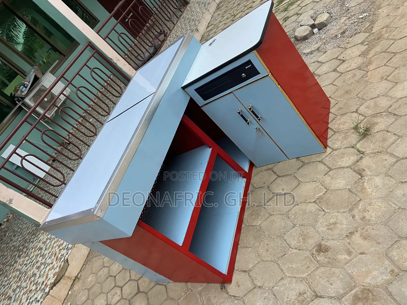 Supermarket Cashier Counter
