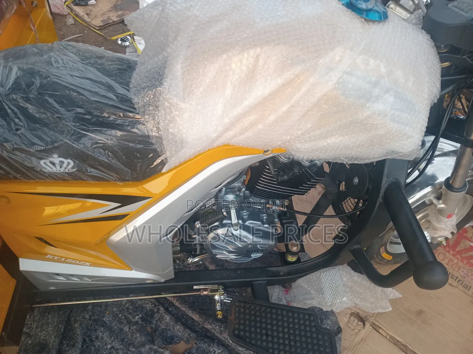 New Royal RY150 2024 Yellow