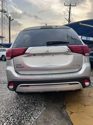 Mitsubishi Outlander SEL AWC 2018 Gray