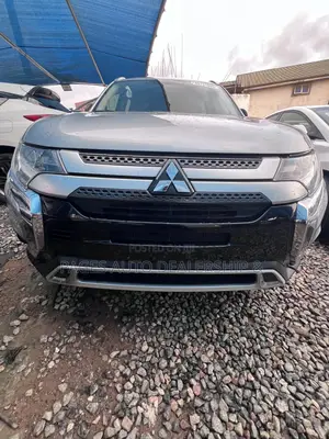 Mitsubishi Outlander SEL AWC 2018 Gray