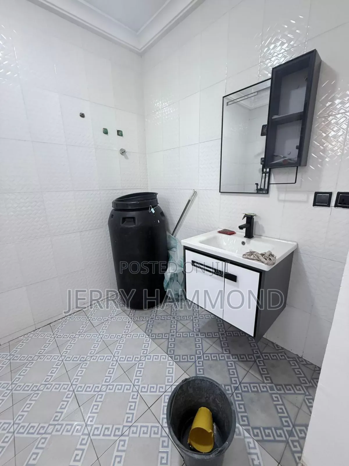 Furnished 2bdrm House in East Airport Hills, Teshie for rent
