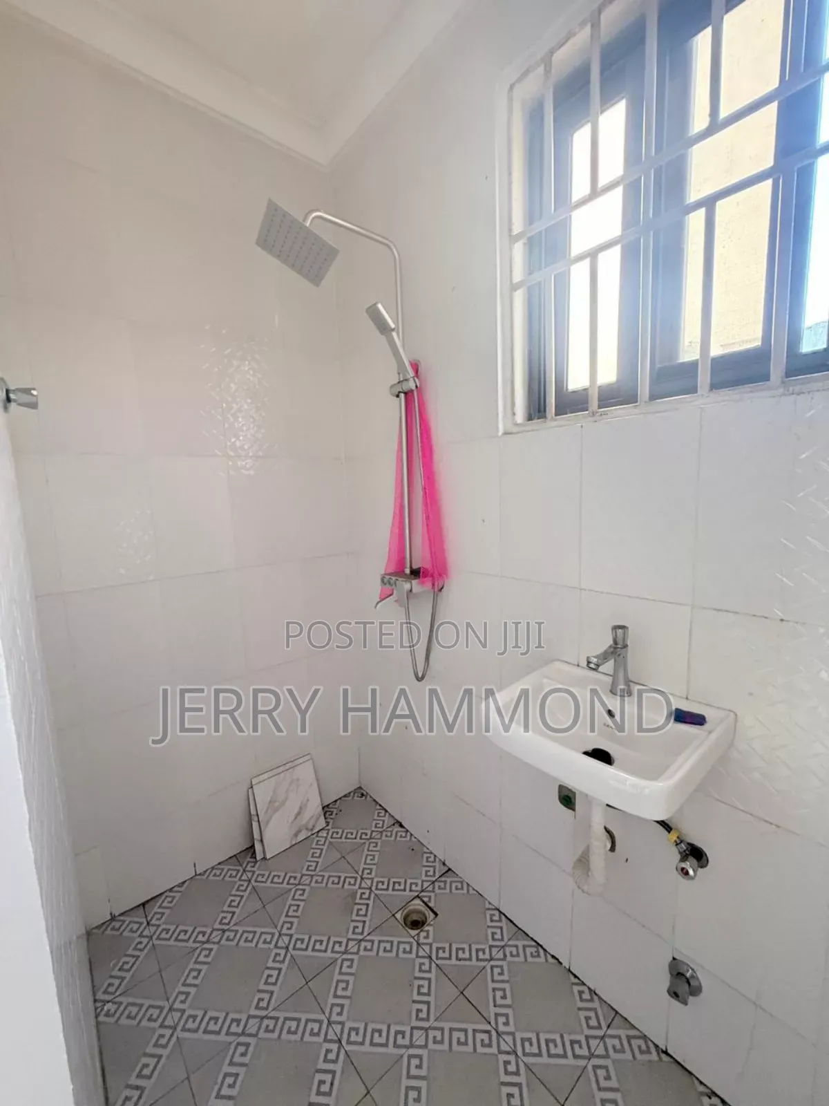 Furnished 2bdrm House in East Airport Hills, Teshie for rent