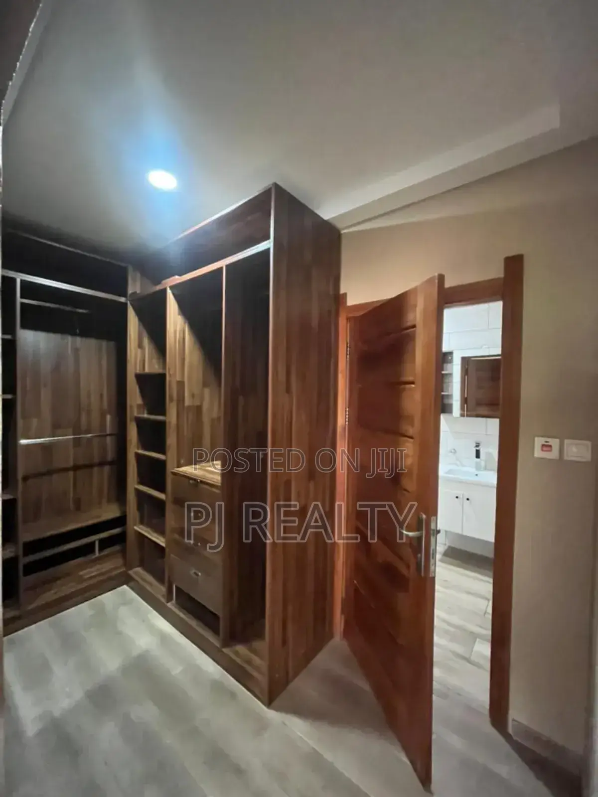 3bdrm House in Trasaco Road, East Legon for rent