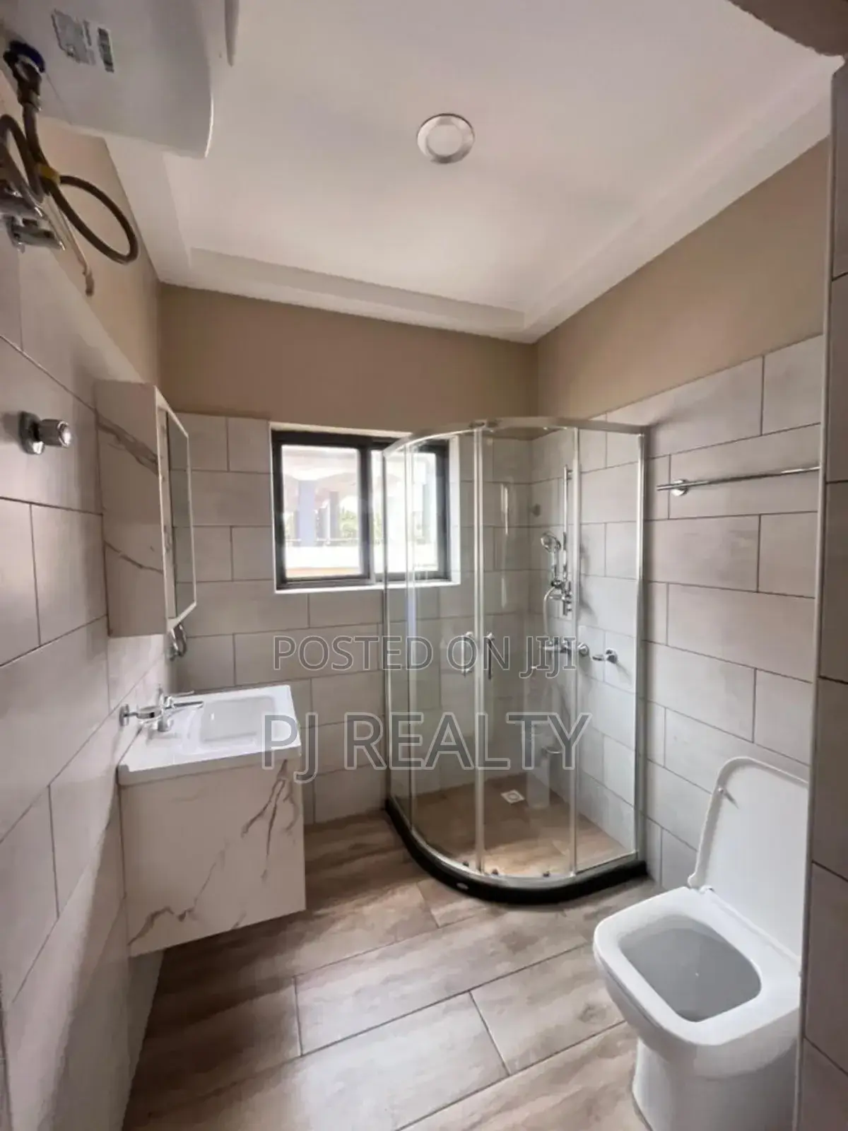 3bdrm House in Trasaco Road, East Legon for rent