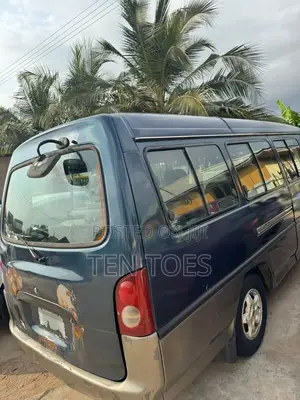 Hyundai H-100 2004 Blue