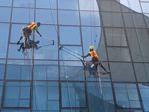 Front Window Glass Cleaning