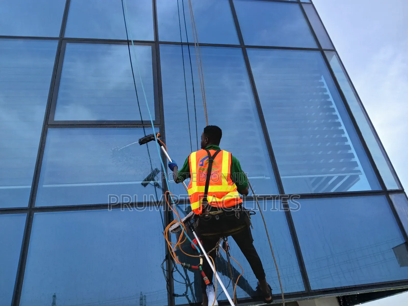 Front Window Glass Cleaning