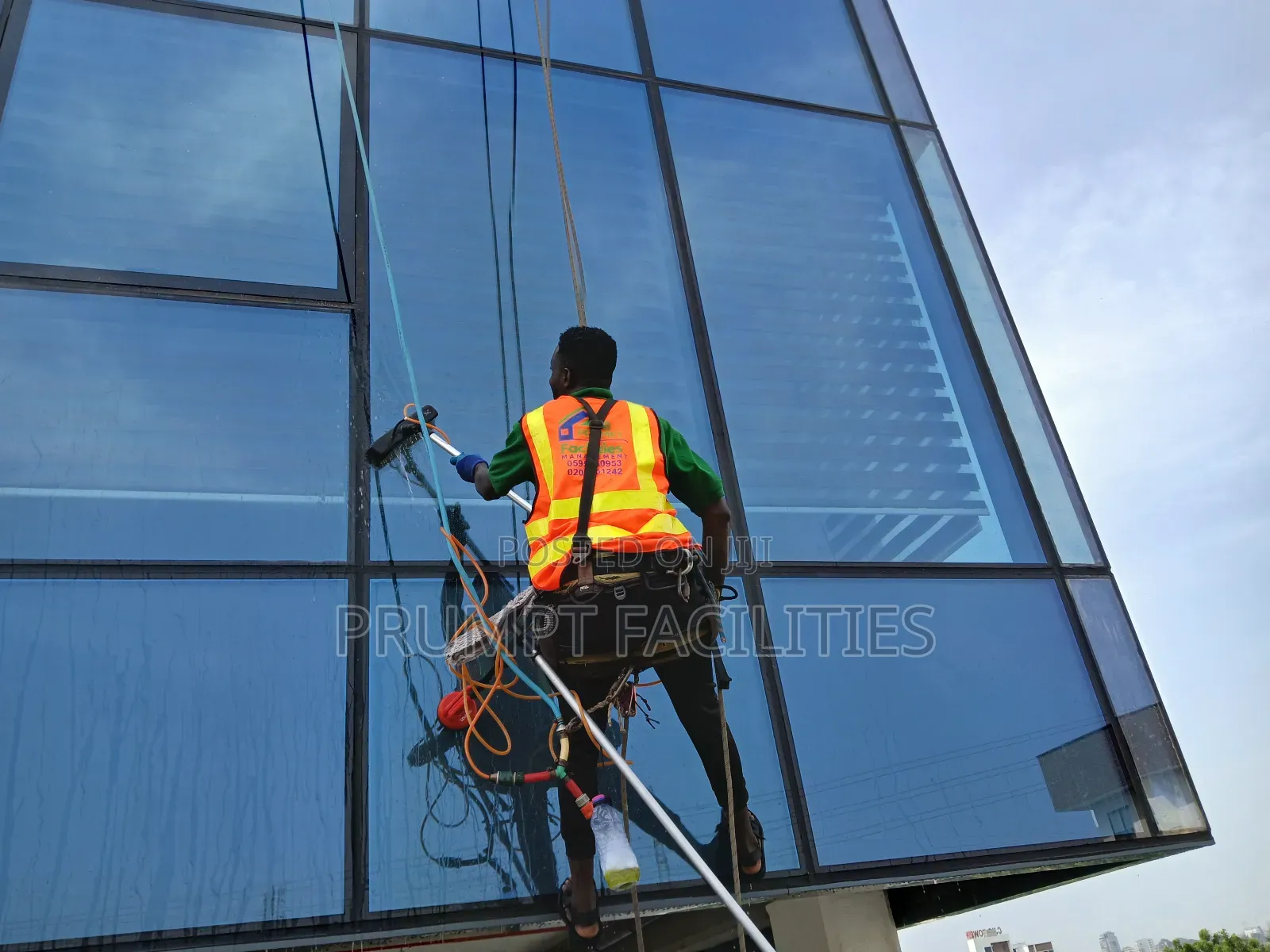 Front Window Glass Cleaning